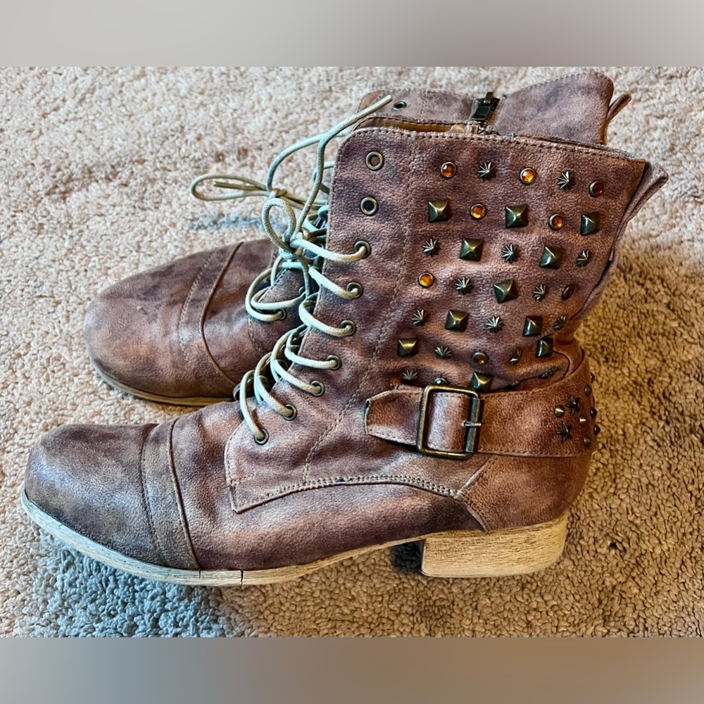 Size 11W Taupe Distressed Combat Boots With Stud Details